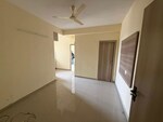 1 BHK 450 Sq.Ft. Apartment in Pyramid Altia