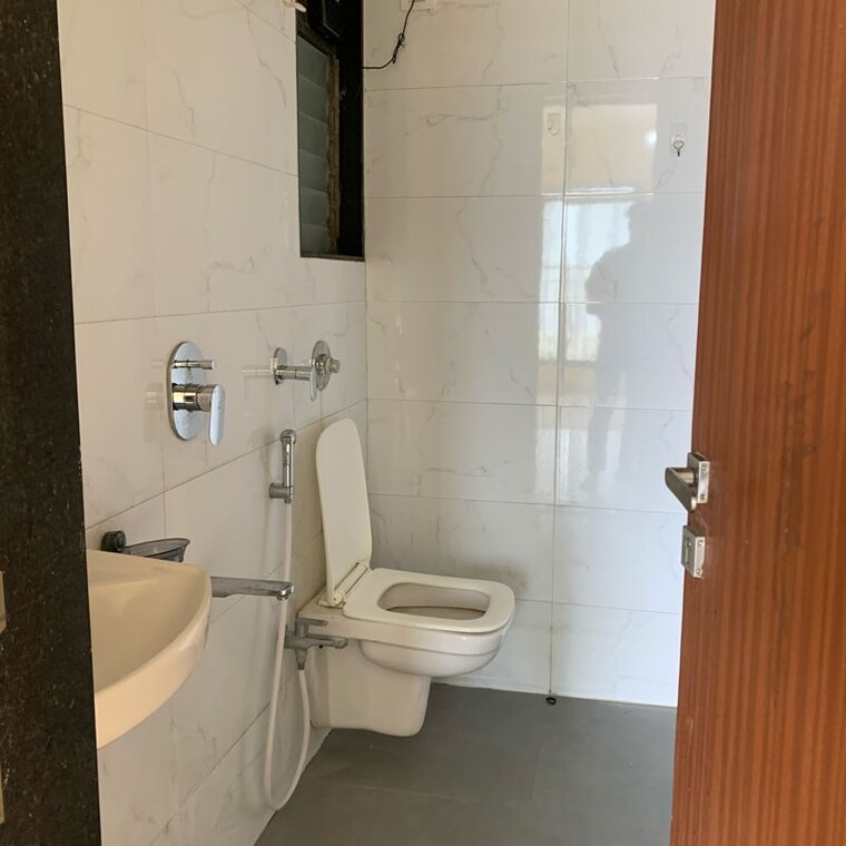 Bathroom, ram-tower-chs 2 Bedroom 650 Sq.Ft. Apartment In Borivali West Mumbai 10597434