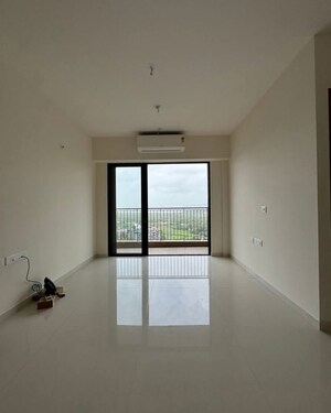 Room in 2 BHK Apartment at Lodha Casa Viva, Majiwada – for Rent