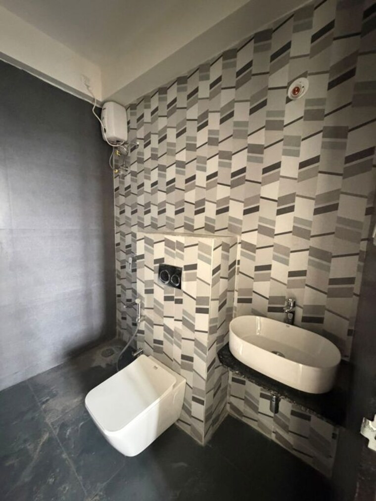 Bathroom, sainath-apartment-pokhran 1 Bedroom 650 Sq.Ft. Apartment In Pokhran Road No One Thane 10597436