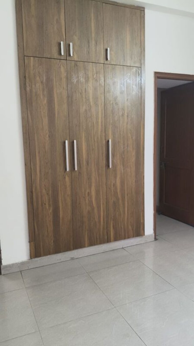 Room, sector 23 2 Bedroom 263 Sq.Yd. Builder Floor In Sector 23 Gurgaon 10597435