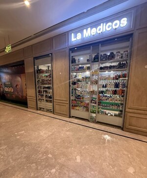  Shop – Exterior View View at Metro World Mall, Sector 56 - for Sale