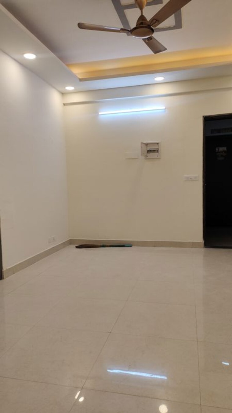 Room, signature-global-the-roselia 2 Bedroom 600 Sq.Ft. Apartment In Sector 95a Gurgaon 10597451