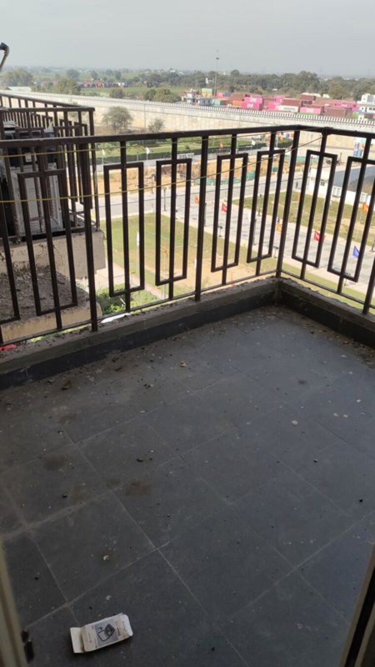 Balcony, signature-global-the-roselia 2 Bedroom 600 Sq.Ft. Apartment In Sector 95a Gurgaon 10597451