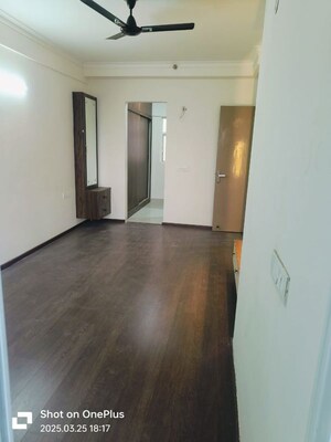 Room in 3 BHK Builder Floor at Smart World Gems, Sector 89 – for Rent