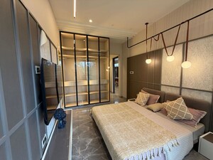Room in 2 BHK Apartment at Santacruz West – for Sale