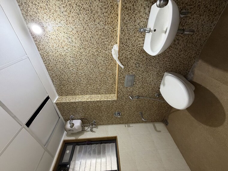 Bathroom, lodha-palava-downtown 1 Bedroom 470 Sq.Ft. Apartment In Dombivli East Thane 10597463