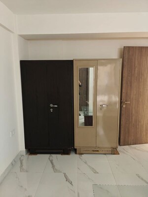 Room in 3 BHK Builder Floor at Smart World Gems, Sector 89 – for Rent