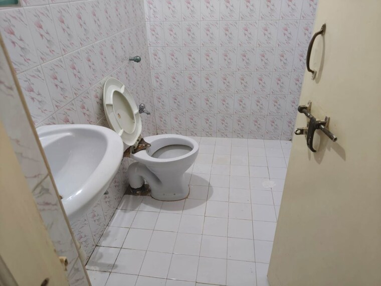 Bathroom, ambli 2 Bedroom 1250 Sq.Ft. Apartment In Ambli Ahmedabad 10597457