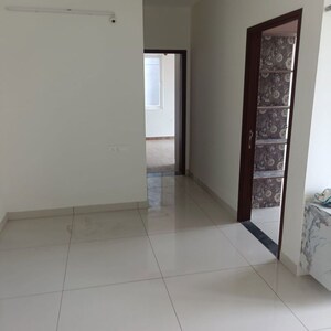 Room in 2 BHK Apartment at Brigade Laguna, Hebbal – for Rent