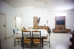 Team Area in 3 BHK Apartment at Satellite – for Sale