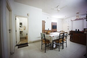 Team Area in 3 BHK Apartment at Satellite – for Sale
