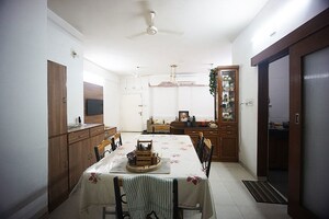 Team Area in 3 BHK Apartment at Satellite – for Sale