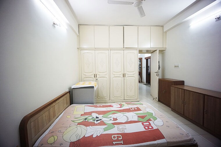Bedroom, satellite 3 Bedroom 207 Sq.Yd. Apartment In Satellite Ahmedabad 10597504
