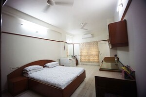 Team Area in 3 BHK Apartment at Satellite – for Sale