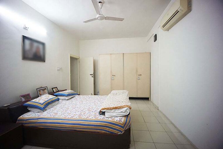 Bedroom, satellite 3 Bedroom 207 Sq.Yd. Apartment In Satellite Ahmedabad 10597504