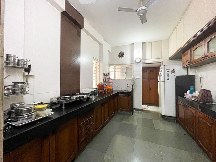Kitchen, satellite 3 Bedroom 207 Sq.Yd. Apartment In Satellite Ahmedabad 10597504