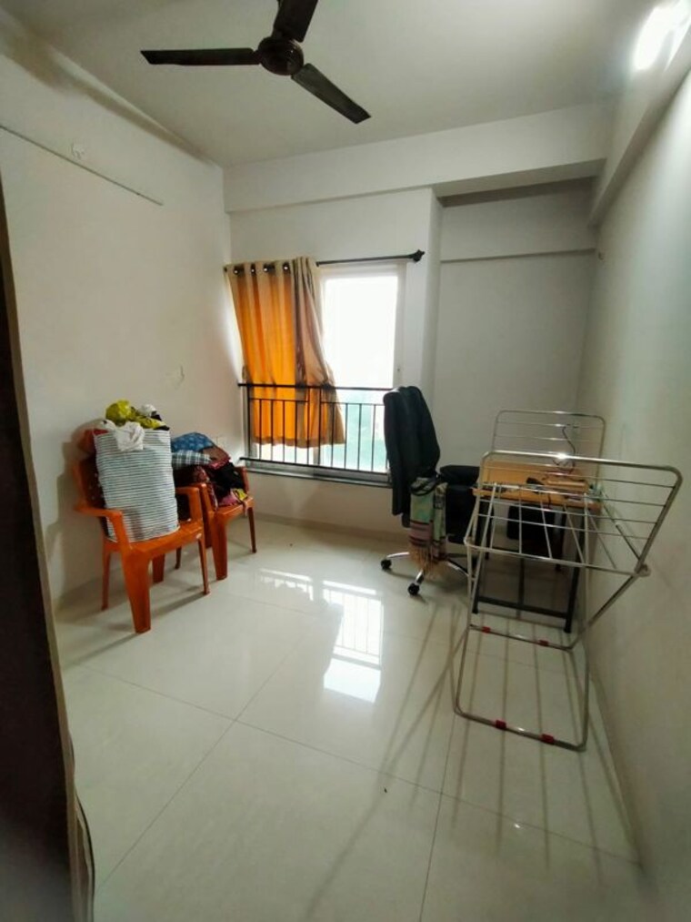 Kitchen, rustomjee-azziano-wing-i 2 Bedroom 914 Sq.Ft. Apartment In Thane West Thane 10597525