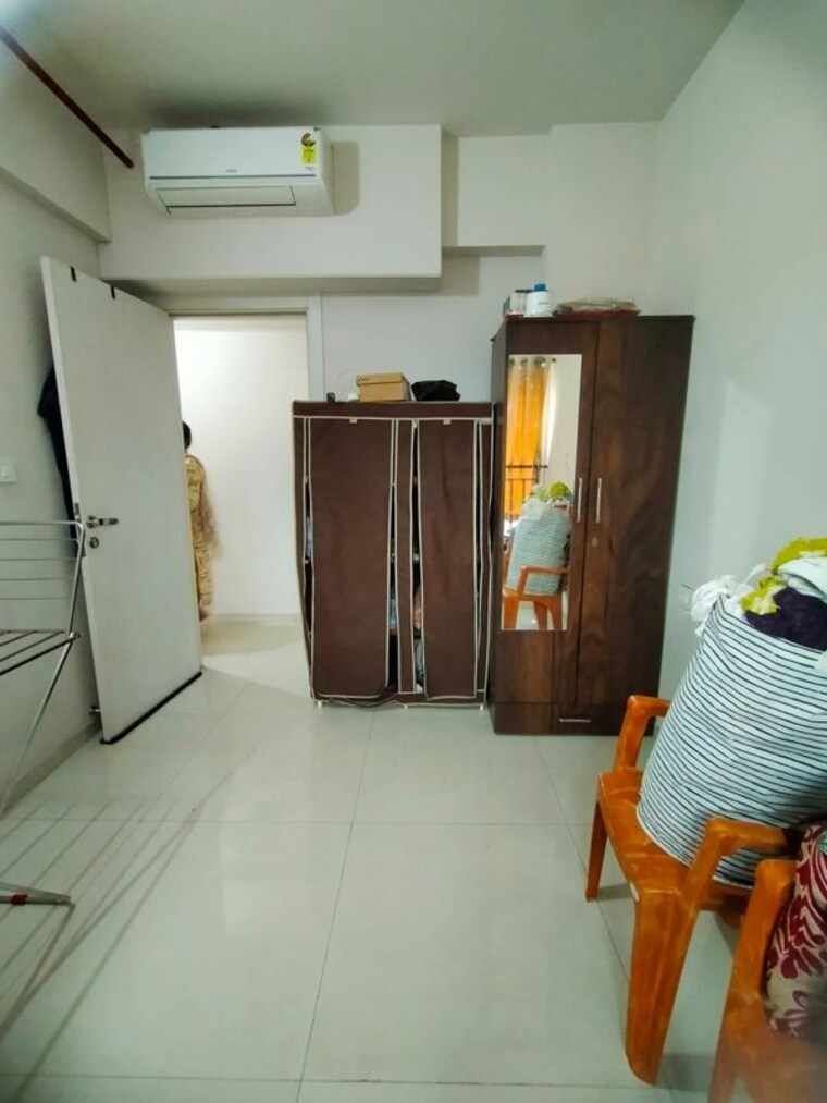 Living Room, rustomjee-azziano-wing-i 2 Bedroom 914 Sq.Ft. Apartment In Thane West Thane 10597525