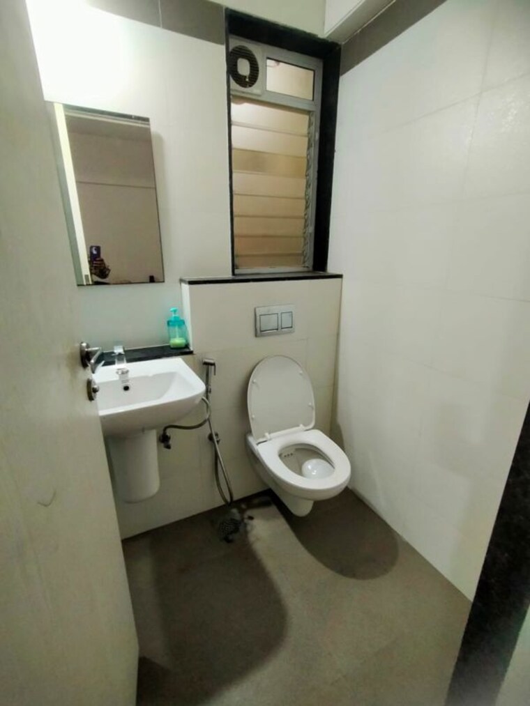 Bathroom, rustomjee-azziano-wing-i 2 Bedroom 914 Sq.Ft. Apartment In Thane West Thane 10597525