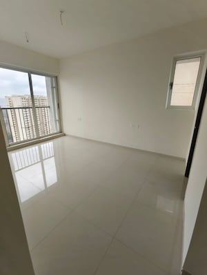 Room in 3 BHK Apartment at Hiranandani Fortune City, New Panvel – for Sale