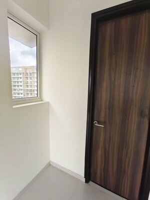 Furnished Amenities in 3 BHK Apartment at Hiranandani Fortune City, New Panvel – for Sale
