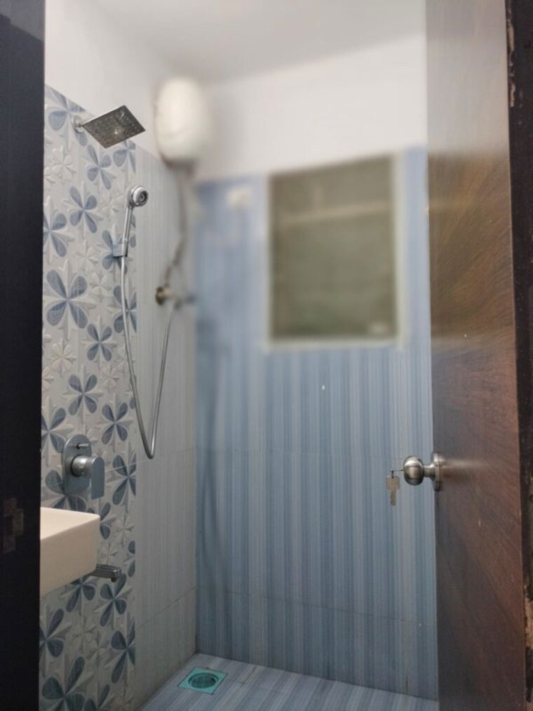 Bathroom, arvind-nagar-chs 1 Bedroom 400 Sq.Ft. Apartment In Santacruz East Mumbai 10597516