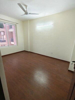 Room in 3.5 BHK Apartment at 3C Orris Greenopolis, Sector 89 – for Rent