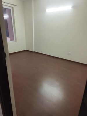 Room in 3.5 BHK Apartment at 3C Orris Greenopolis, Sector 89 – for Rent