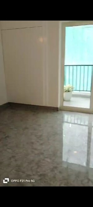 Room in 2 BHK Apartment at Panchsheel Greens II, Sector 16 Greater Noida – for Sale