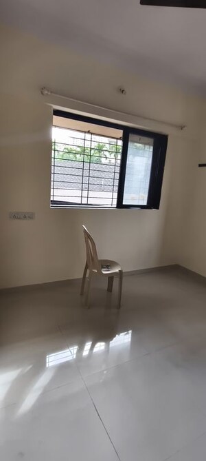 Room in 1 BHK Apartment at Raunak Unnathi Woods Phase 7 A And B, Ghodbunder Road – for Rent