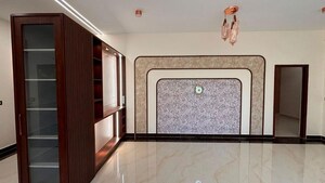 Room in 4 BHK Builder Floor at Whitefield – for Rent