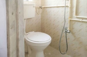 Bathroom in  Pg at Mahim West – for Rent