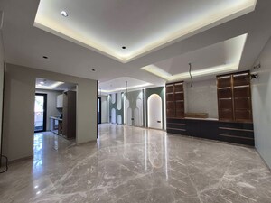 Room in 3 BHK Builder Floor at Saket – for Rent