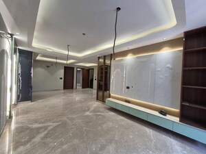 Room in 3 BHK Builder Floor at Saket – for Rent