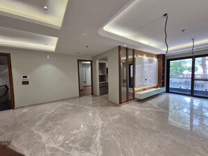 Room in 3 BHK Builder Floor at Saket – for Rent