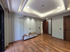Room in 3 BHK Builder Floor at Saket – for Rent