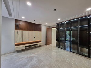 Room in 3 BHK Builder Floor at Saket – for Rent