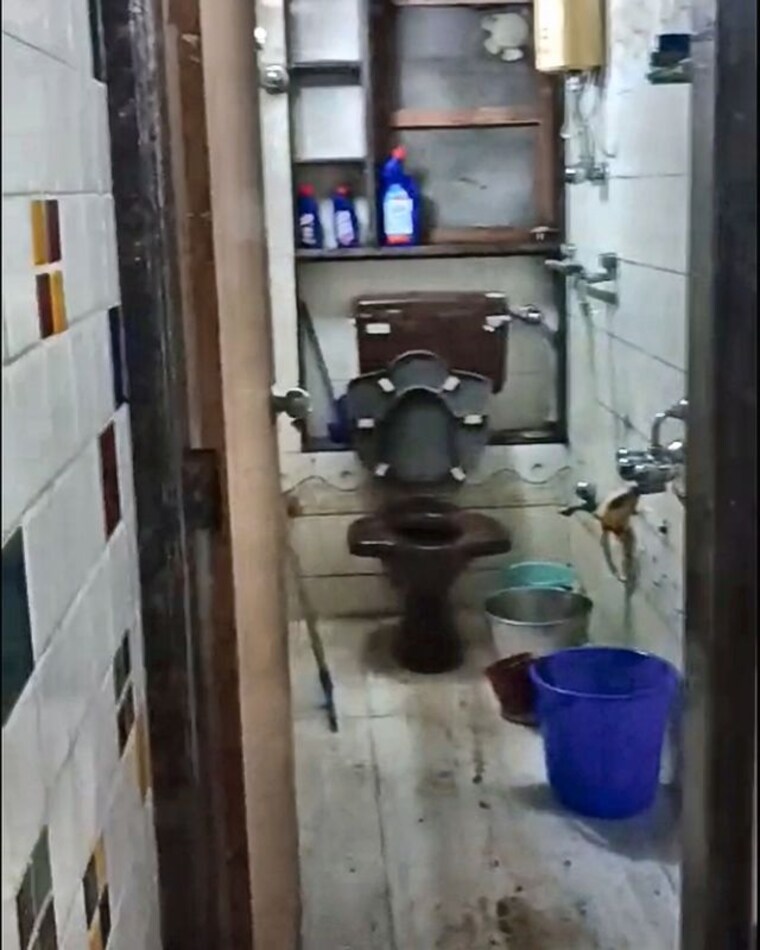 Bathroom, tardeo 3 Bedroom 1400 Sq.Ft. Apartment In Tardeo Mumbai 10506381