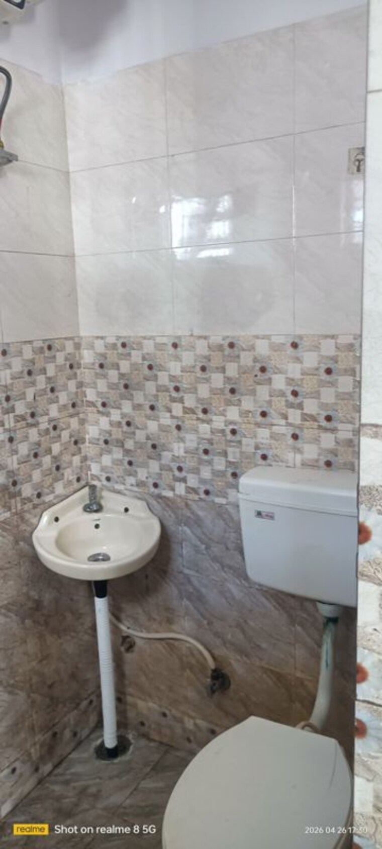 Bathroom, danda dhoran Studio 420 Sq.Ft. Builder Floor In Danda Dhoran Dehradun 10597658