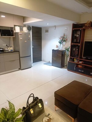 Room in 1 BHK Apartment at Apeksha CHS, Andheri West – for Sale