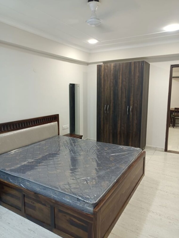 Bedroom, sushant lok i 1 Bedroom 1000 Sq.Ft. Apartment In Sushant Lok I Gurgaon 10595780