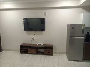Room in 1 BHK Apartment at Sushant Lok I – for Rent