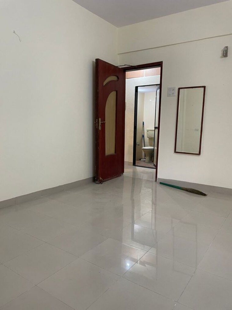 Room, bandra west 1 Bedroom 500 Sq.Ft. Apartment In Bandra West Mumbai 10597689