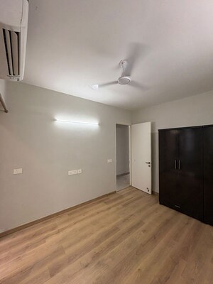 Room in 3 BHK Apartment at Signature Global City 81, Sector 81 – for Rent