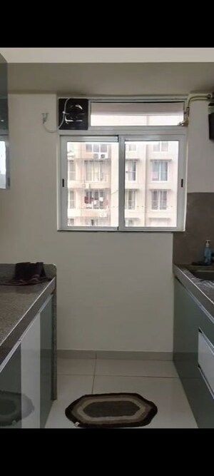 Room in 1 BHK Apartment at Godrej Nest Kandivali, Kandivali East – for Rent