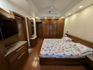 Bedroom in 3.5 BHK Apartment at Maker Tower, Cuffe Parade – for Sale