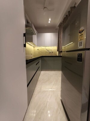 Kitchen in 3 BHK Builder Floor at Sector 57 – for Rent