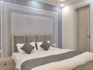 Bedroom in 3 BHK Builder Floor at Sector 57 – for Rent