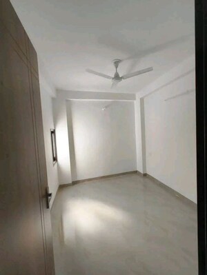 Room in 1 BHK Apartment at Chattarpur – for Rent